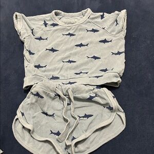 Kyte BABY Shark Print Pajama Set - Gray